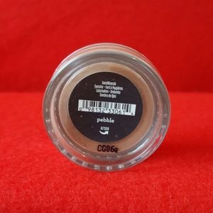 Bare Minerals loose powder eyeshadow in pebble